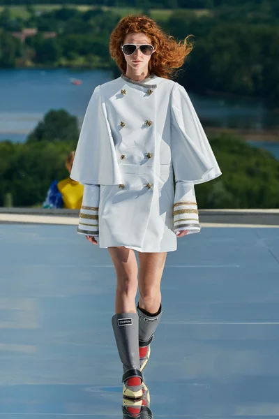 Look 25